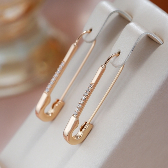 Rose gold paper clip diamond earrings - Picture 4 of 8